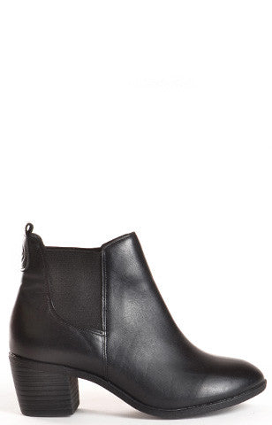 Women's fashion Sienna black dav waterproof leather boots.